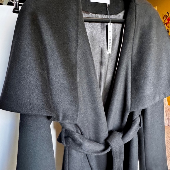 NWT Elie Tahari Marla Wool Blend Belted Lined Coat Size Large - Picture 4 of 9